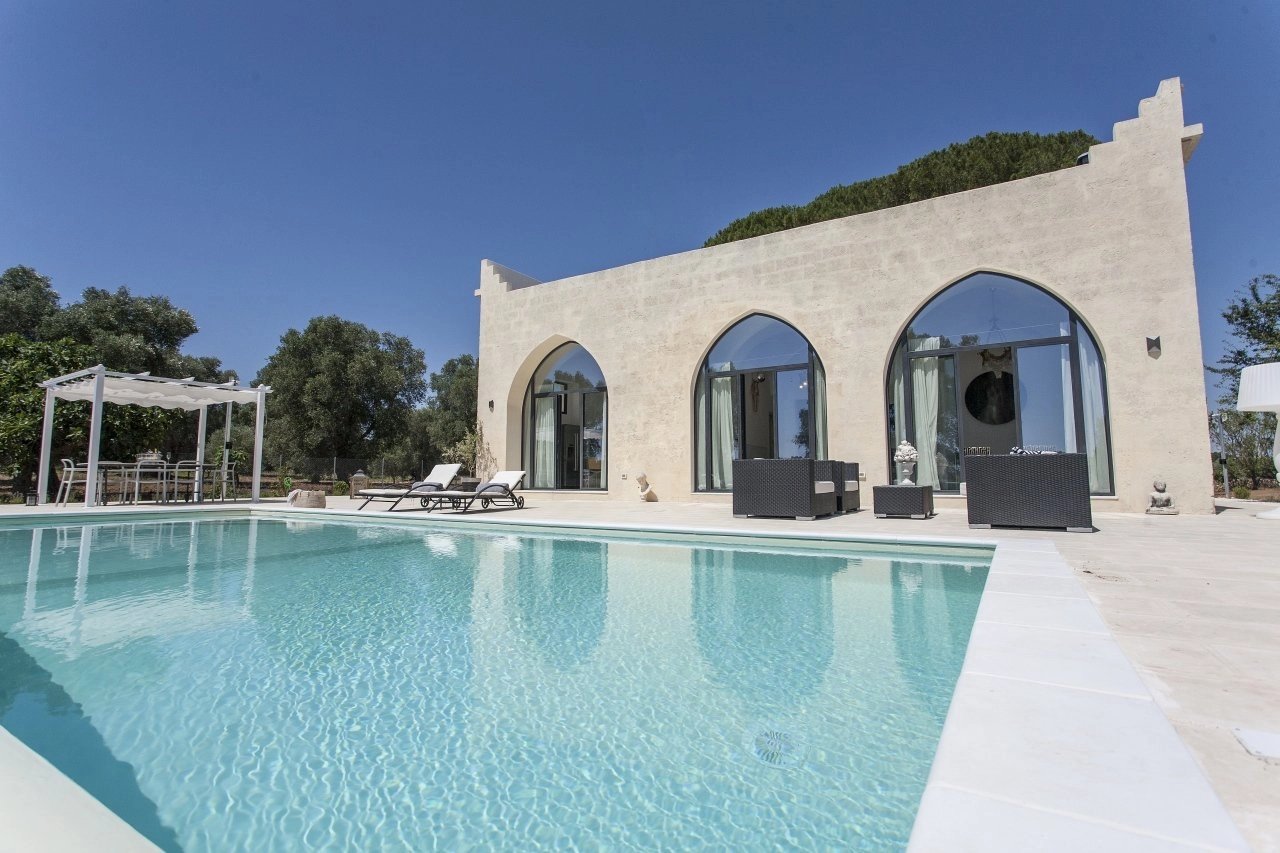 Villa storica ristrutturata,3 camere, piscina e giardino