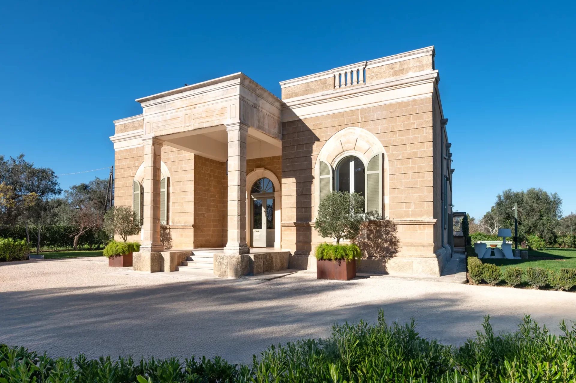 Villa in vendita a Mesagne, piscina e dépendance